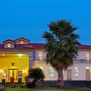 Days Inn By Wyndham Near Seaworld San Antonio